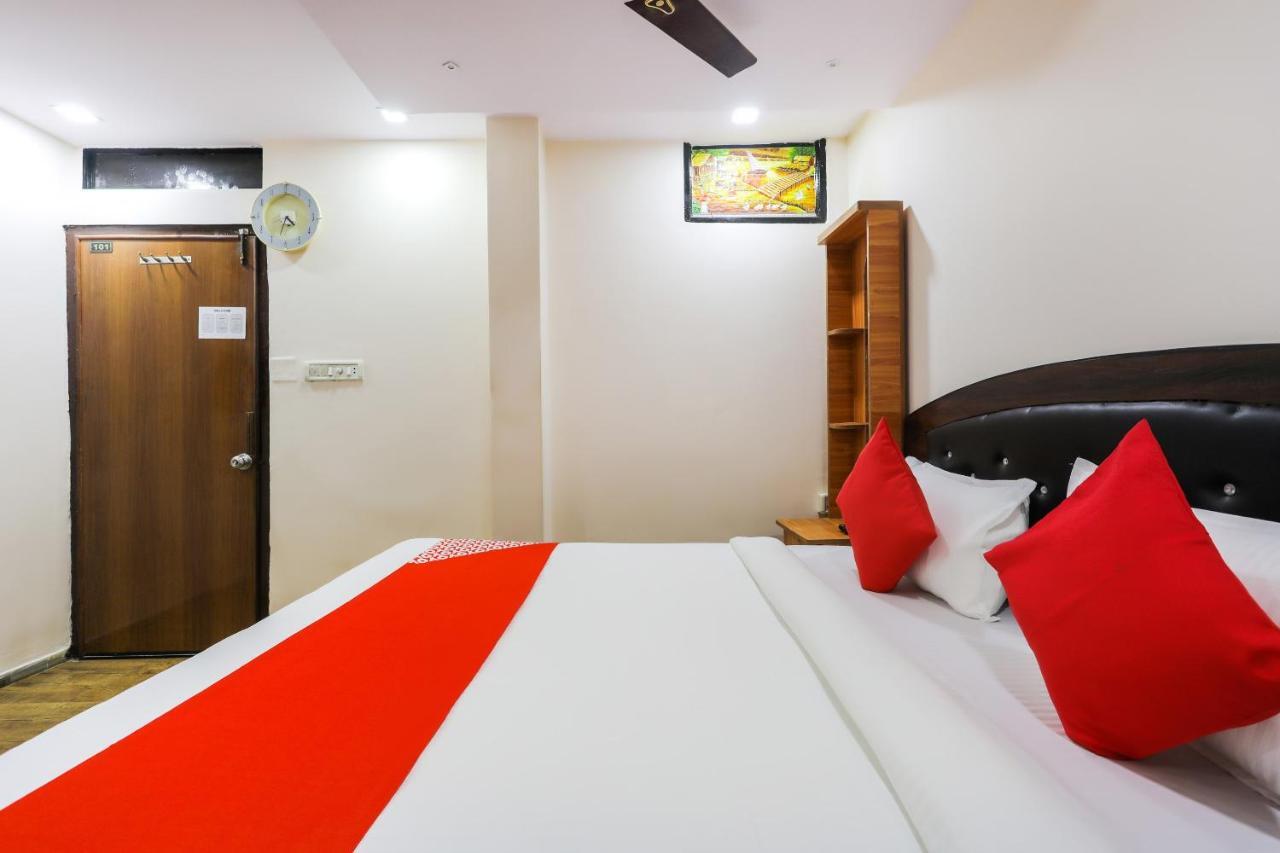 Oyo 62194 Pleasure Palace Hotel Indore Ngoại thất bức ảnh