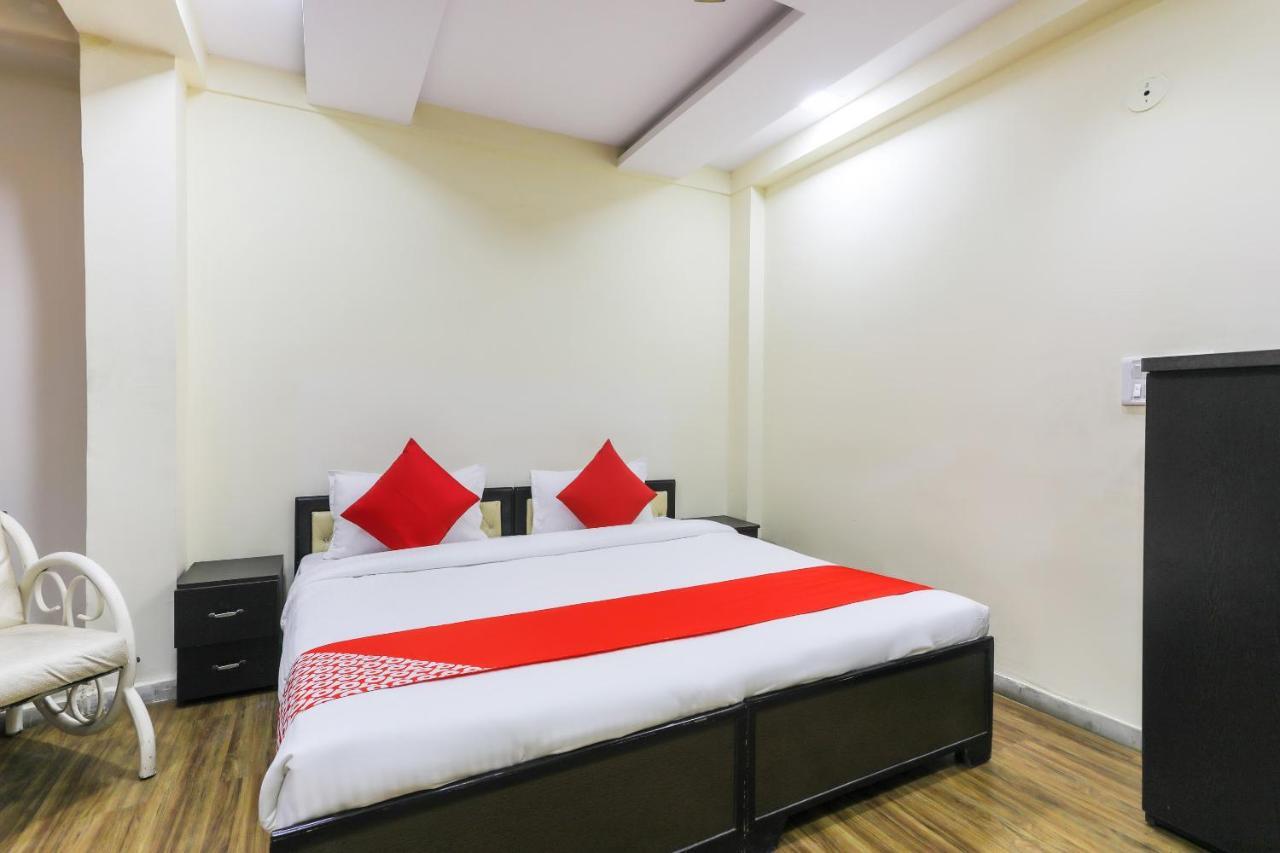 Oyo 62194 Pleasure Palace Hotel Indore Ngoại thất bức ảnh