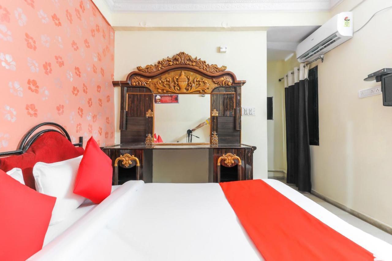 Oyo 62194 Pleasure Palace Hotel Indore Ngoại thất bức ảnh