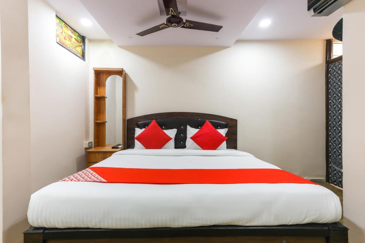 Oyo 62194 Pleasure Palace Hotel Indore Ngoại thất bức ảnh